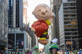 米ニューヨークで行われた感謝祭のパレード（2017年11月23日撮影）。(c)AFP/Getty Images/Stephanie Keith