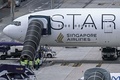 乱気流に巻き込まれ、緊急着陸したタイ・バンコクのスワンナプーム国際空港に駐機するシンガポール航空SQ321便（2024年5月22日撮影）。(c) Lillian SUWANRUMPHA / AFP