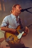 フランス南部ニーム（Nimes）の音楽フェスティバルに出演したレディオヘッド（Radiohead）のボーカル、トム・ヨーク（Thom Yorke、2012年7月10日撮影）。(c)AFP/SYLVAIN THOMAS