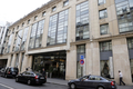 フランス・パリ（Paris）中心部にある米ホテルグループ「ヒルトン（Hilton）」傘下のホテル「ヒルトン凱旋門パリ（Hilton Arc de Triomphe Paris）」の正面玄関（2012年8月14日撮影）。(c)AFP/PIERRE VERDY