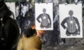 ブラジル・サンパウロの射撃場で銃を撃つ男性（2019年1月15日撮影）。(c)Miguel SCHINCARIOL / AFP