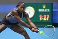 テニス、中国オープン、女子シングルス準決勝。リターンを打つココ・ガウフ（2024年10月5日撮影）。(c)GREG BAKER / AFP
