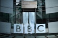 英国放送協会（BBC）のロゴ（2020年7月2日撮影、資料写真）。(c)Ben STANSALL / AFP