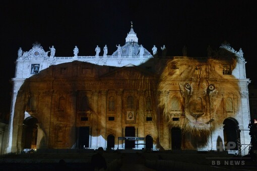 サンピエトロ大聖堂飾る動物たち、「聖年」開幕の一環で 写真38枚 国際