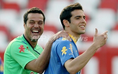 カカ、移籍金6000万ユーロでレアル・マドリードへ ペレス元会長発表