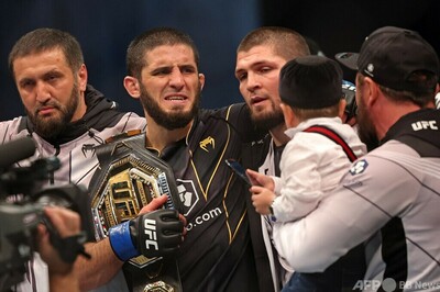 マカチェフがオリベイラに一本勝ち UFCライト級王座獲得