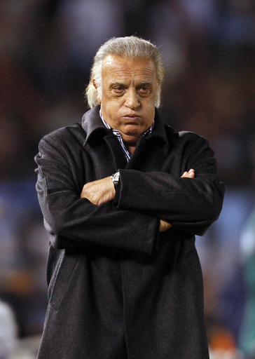 アルゼンチン バシーレ監督が辞任