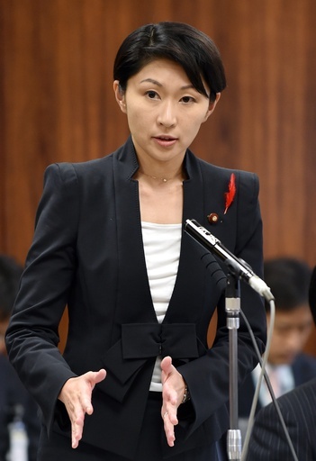 小渕経産相、辞任の意向固める 政治資金の問題で