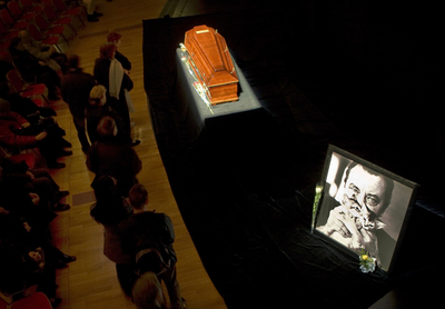 モーリス・ベジャール氏逝去、ファンらが最後の別れ