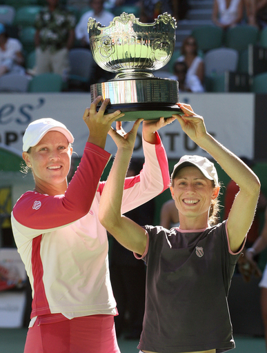 ＜テニス 07全豪オープン＞女子ダブルス、ブラック／フーバー組 05ウィンブルドン以来の4大大会2勝目を挙げる - オーストラリア