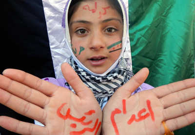 アナン特使、「シリア監視団300人の早急な派遣が急務」