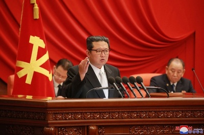 金正恩氏、2022年は食糧問題と経済重視