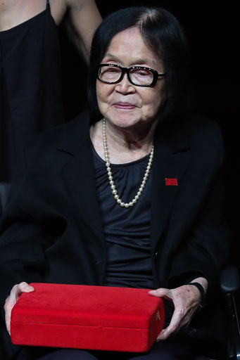 芸術家の大竹富江さん死去、ブラジルで文化勲章 101歳