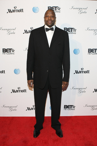 ユーイング氏、監督不在のグリズリーズと面談