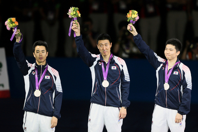 中国が男子団体で金メダル、卓球全4種目を制覇