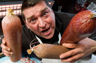 ドイツ、市場のソーセージ売り