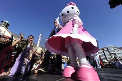 ゆるキャラ大集合？マスコット166種でギネス更新