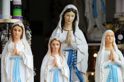 血の涙流す聖母マリア像、教会が否定 イタリア