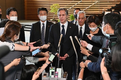 米国務長官、岸田首相と会談 安倍氏への弔意伝達