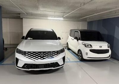 「軽専用区画」にSUVが無断駐車…韓国・抗議した住民に逆ギレ「『軽』は一般区画に停めるな」