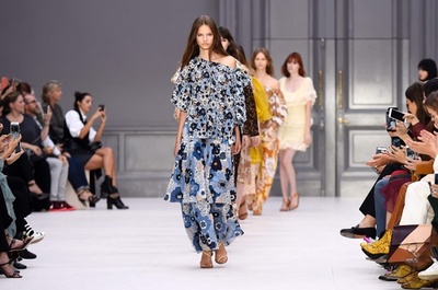 「クロエ」17年春夏