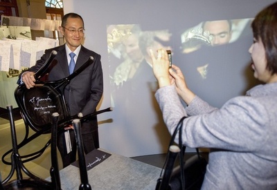 ノーベル賞の山中教授、ストックホルムで会見