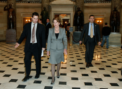 イラクへの米軍増派、米下院が反対決議案採択 - 米国