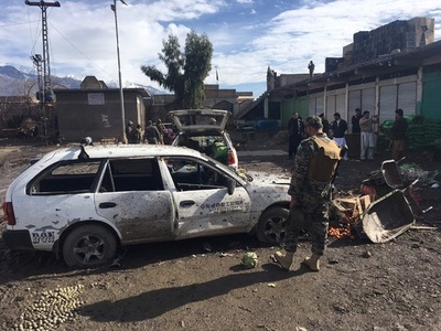 パキスタンの市場で爆発、20人死亡　タリバン系組織が犯行認める