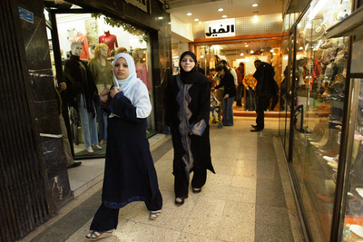 イラクの治安状況の改善で、市場やショッピングモールが盛況