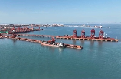 中国初の鉱石全自動船積み工程が始動