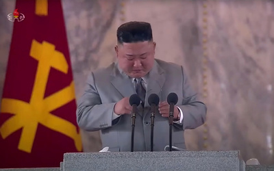 金正恩氏の目にも涙…? 国民に大仰な感謝と謝罪、その真意は