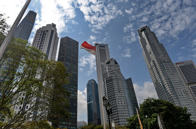 世界競争力報告、米国が2位転落 シンガポール首位に