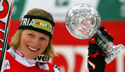 シールド 最終戦制し女子回転で年間総合優勝