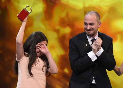 ベルリン国際映画祭、イラン映画『タクシー』に最高賞