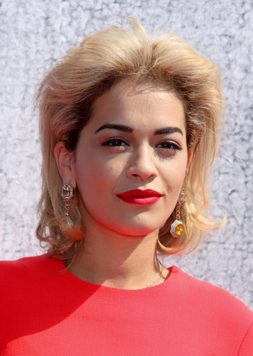 リタ・オラ、マドンナのブランド「マテリアル・ガール」の新しい顔に