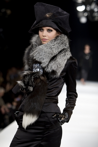 深刻化する金融危機、毛皮業界に広がる不安