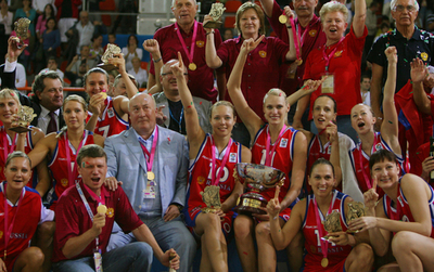 ロシア スペインを降し優勝