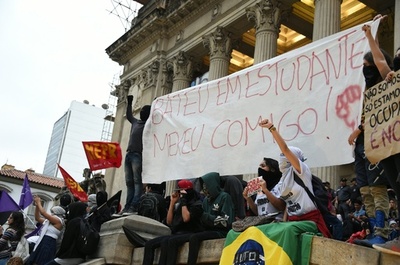 財政破綻のリオ、汚職捜査で押収した資金をボーナス支払いに