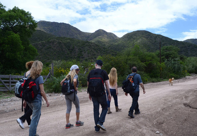 「終末の日」の集団自殺を防止、アルゼンチンの山が閉鎖に