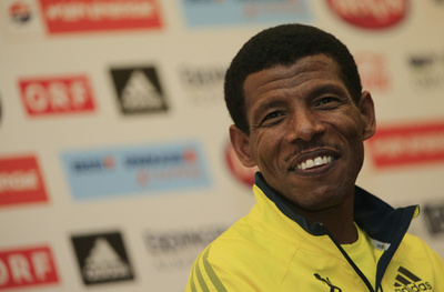 皇帝ゲブレセラシェ、政界進出へ