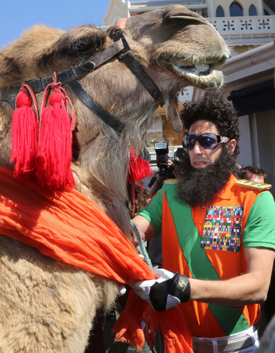 「独裁者」サシャ・バロン・コーエン、カンヌでもお騒がせ