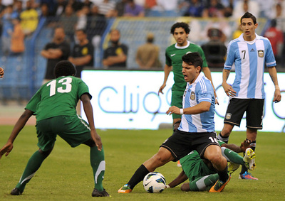 アルゼンチン、サウジアラビアとドロー サッカー国際親善試合
