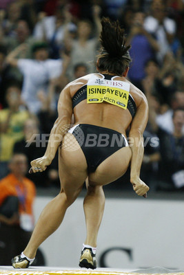 イシンバエワが女子棒高跳びで世界記録を更新 写真15枚 ファッション ニュースならmode Press Powered By Afpbb News