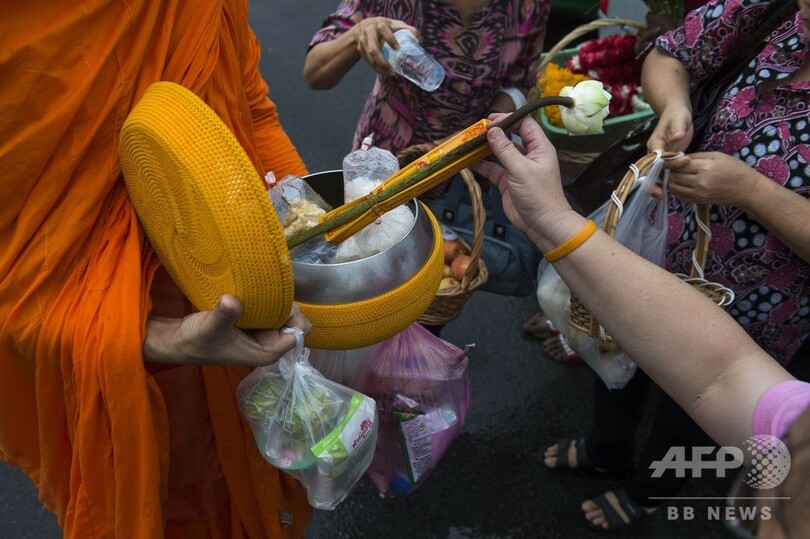 メタボに苦しむタイの僧侶、半数近くが肥満とのデータも