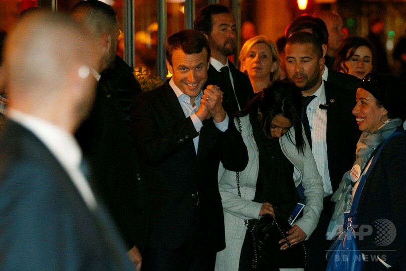 もう勝利宣言？ マクロン氏の言動に側近も苦言 仏大統領選