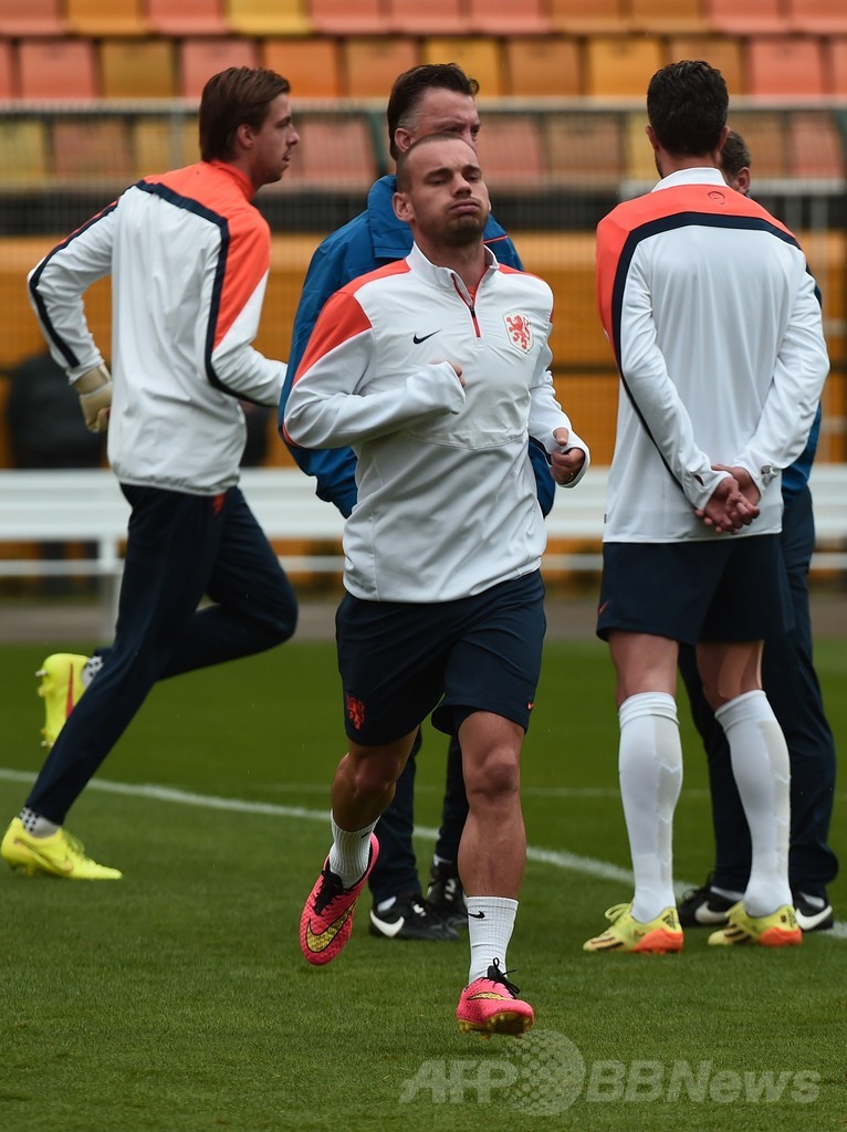 オランダ、デ・ヨングとフラールが練習に復帰