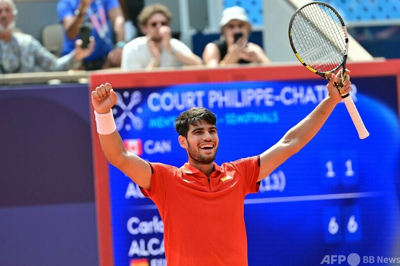 アルカラス圧勝で決勝進出 パリ五輪テニス男子