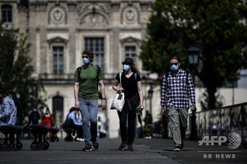 フランス、コロナ新規感染7379人 「指数関数的」増加