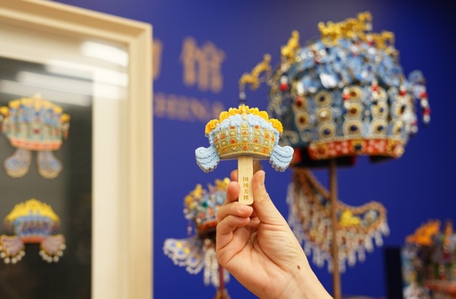 国立博物館の「鳳冠」グッズが大ヒット 中国で博物館のオリジナル商品 