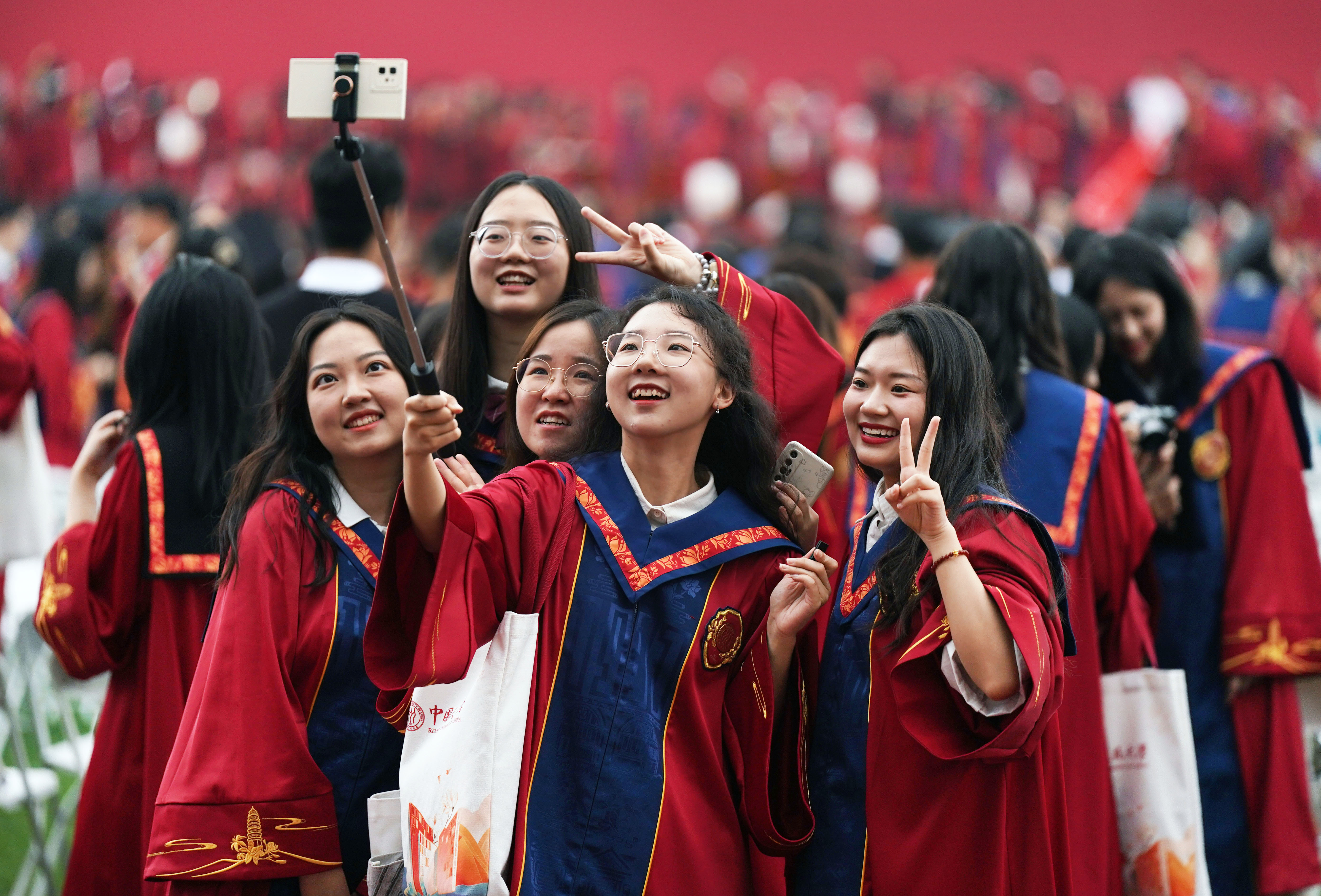 卒業シーズンたけなわ、中国の大学独特の式服文化を紹介 写真6枚 国際ニュース：afpbb News